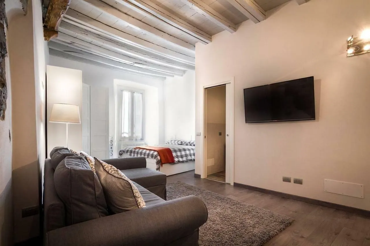 Ferienwohnung Joivy Chic Studio In Como Centre