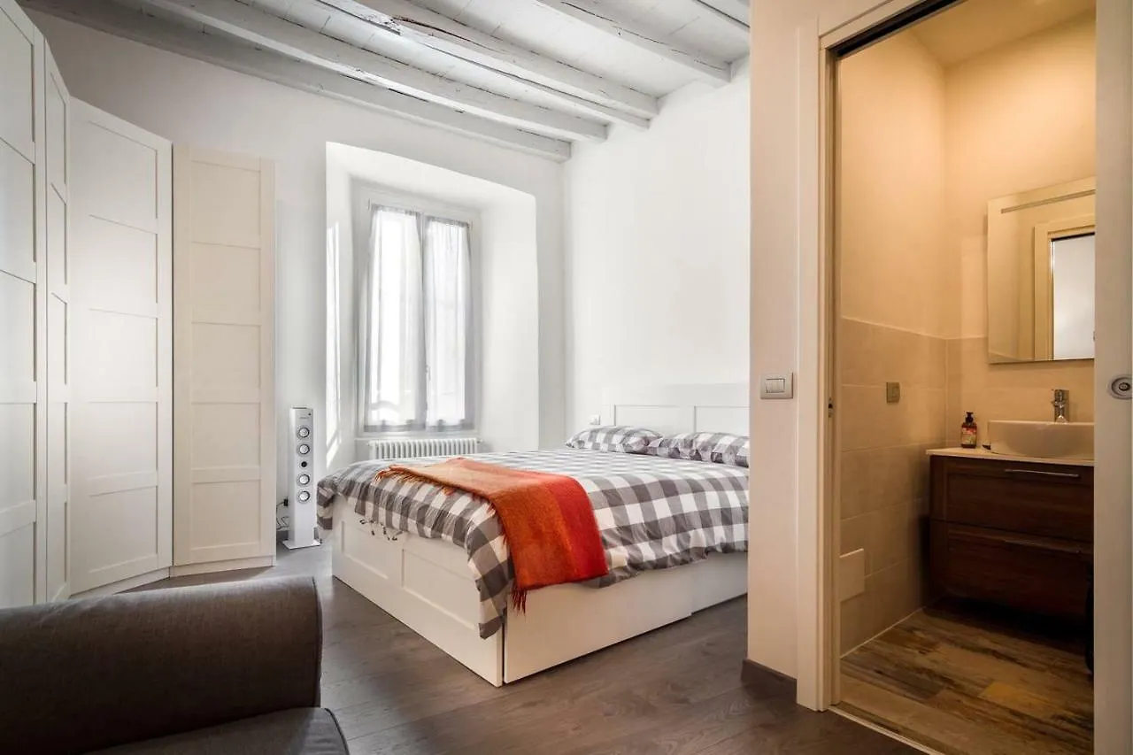 Apartment Ferienwohnung Joivy Chic Studio In Como Centre