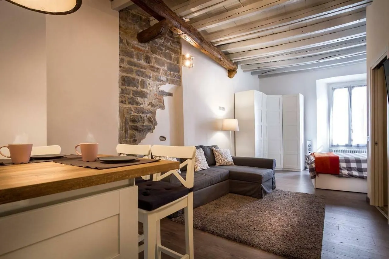 Apartment Ferienwohnung Joivy Chic Studio In Como Centre