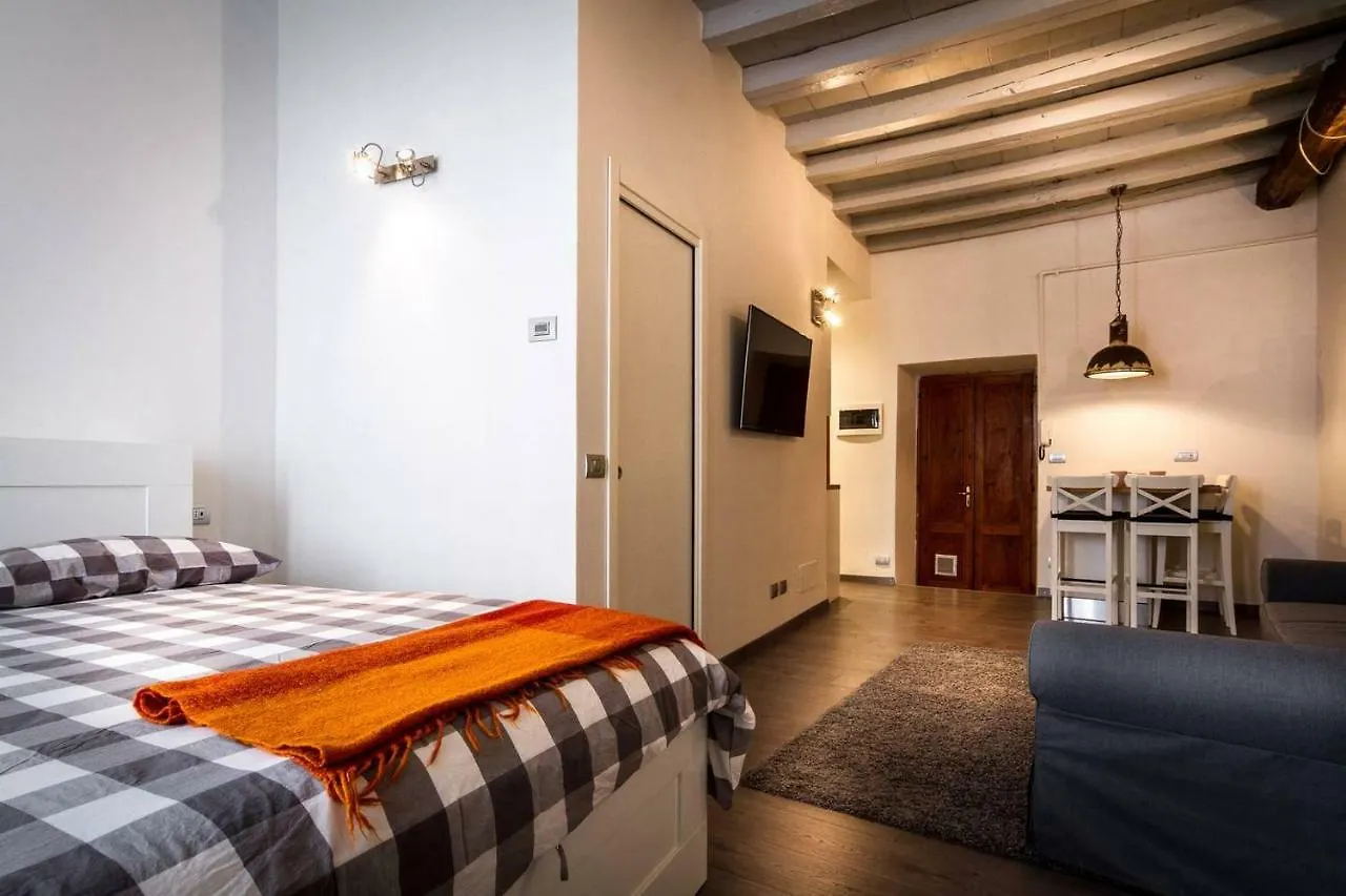 Ferienwohnung Joivy Chic Studio In Como Centre